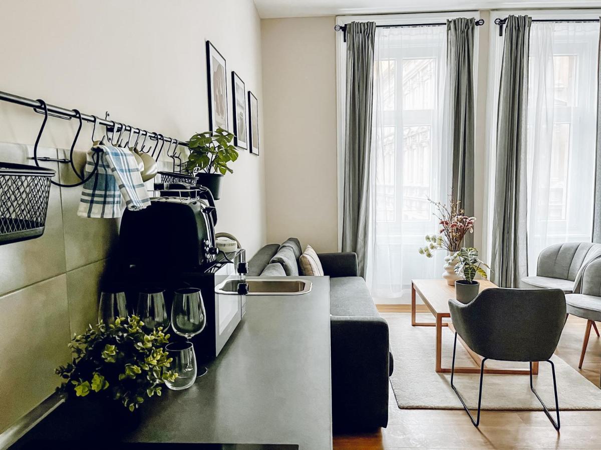 T32 Central Modern Suites Budapest Exterior foto